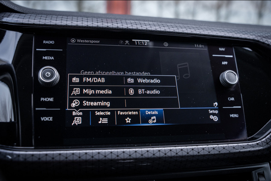 Volkswagen T-Cross 1.5 TSI Style Automaat 150pk | Virtual cockpit | Led | Trekhaak | Adapt. Cruise | Stoelverwarming | Keyless |