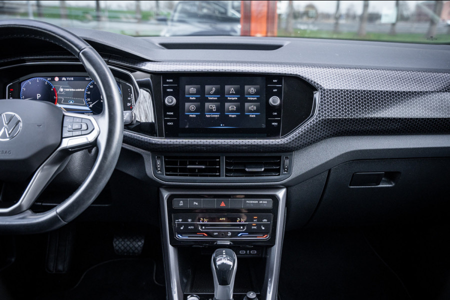 Volkswagen T-Cross 1.5 TSI Style Automaat 150pk | Virtual cockpit | Led | Trekhaak | Adapt. Cruise | Stoelverwarming | Keyless |