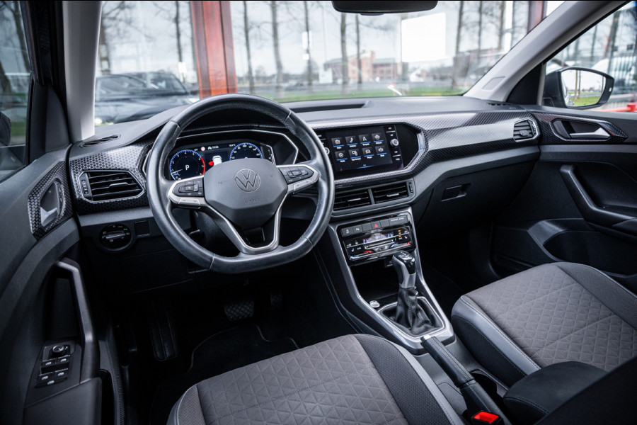 Volkswagen T-Cross 1.5 TSI Style Automaat 150pk | Virtual cockpit | Led | Trekhaak | Adapt. Cruise | Stoelverwarming | Keyless |