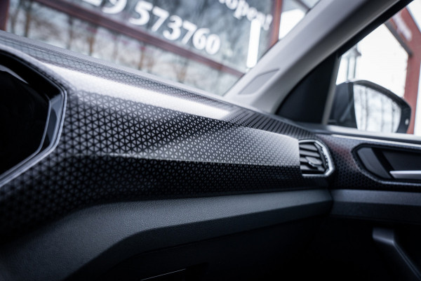 Volkswagen T-Cross 1.5 TSI Style Automaat 150pk | Virtual cockpit | Led | Trekhaak | Adapt. Cruise | Stoelverwarming | Keyless |