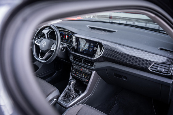 Volkswagen T-Cross 1.5 TSI Style Automaat 150pk | Virtual cockpit | Led | Trekhaak | Adapt. Cruise | Stoelverwarming | Keyless |
