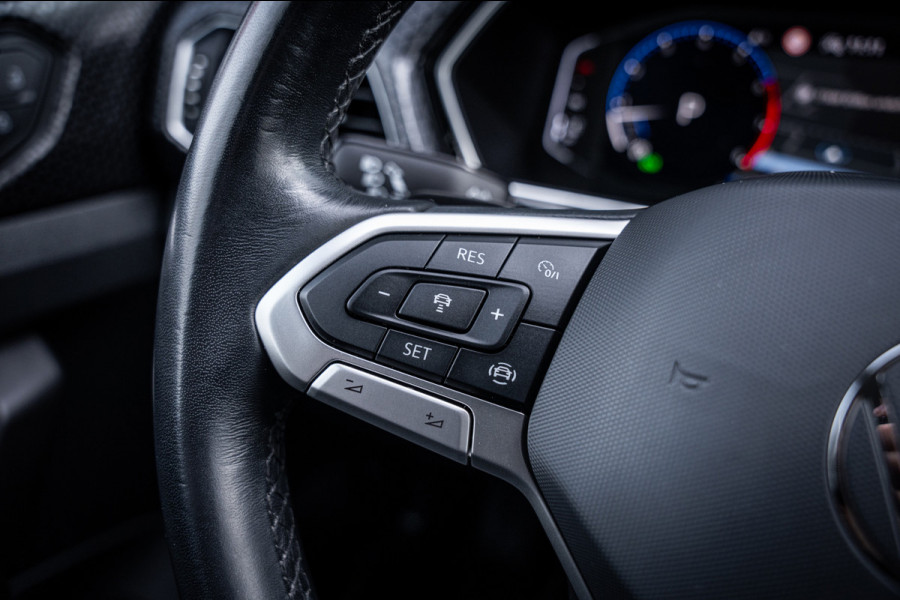 Volkswagen T-Cross 1.5 TSI Style Automaat 150pk | Virtual cockpit | Led | Trekhaak | Adapt. Cruise | Stoelverwarming | Keyless |