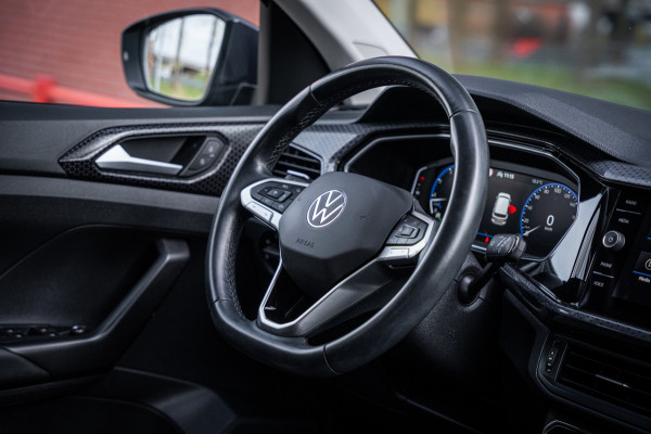 Volkswagen T-Cross 1.5 TSI Style Automaat 150pk | Virtual cockpit | Led | Trekhaak | Adapt. Cruise | Stoelverwarming | Keyless |