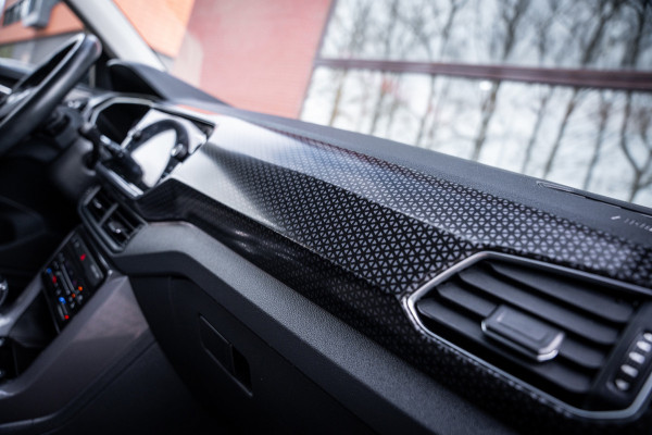 Volkswagen T-Cross 1.5 TSI Style Automaat 150pk | Virtual cockpit | Led | Trekhaak | Adapt. Cruise | Stoelverwarming | Keyless |