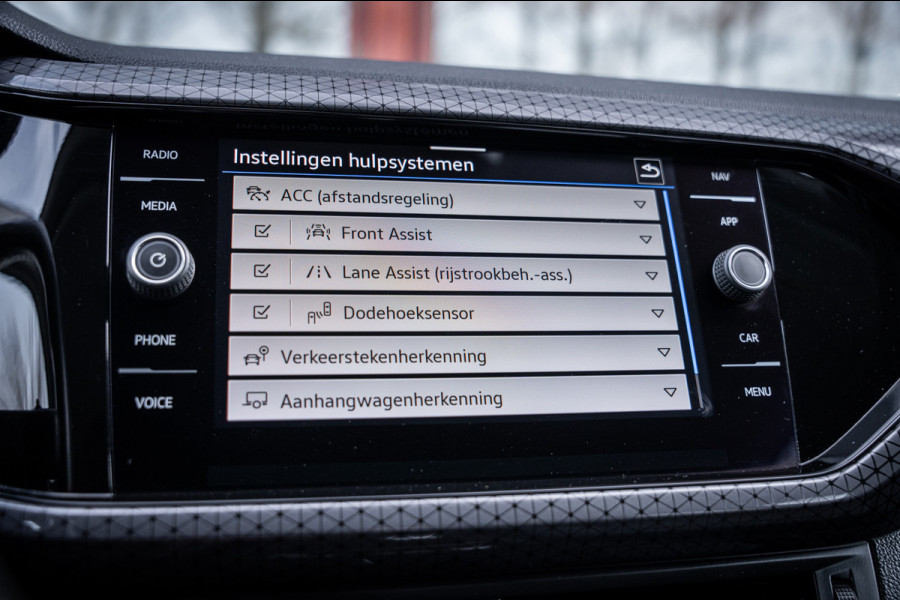 Volkswagen T-Cross 1.5 TSI Style Automaat 150pk | Virtual cockpit | Led | Trekhaak | Adapt. Cruise | Stoelverwarming | Keyless |