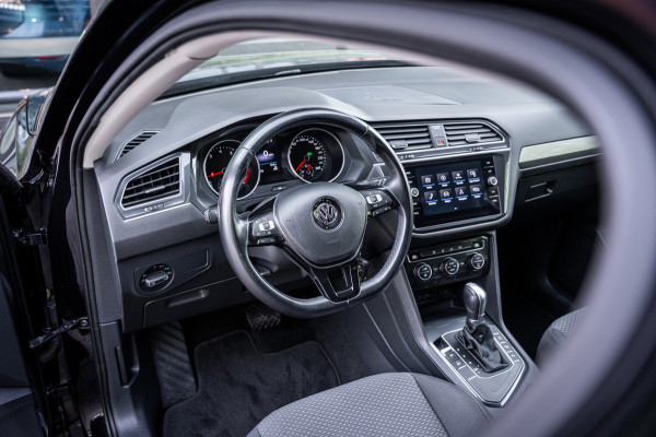 Volkswagen Tiguan Allspace 1.5 TSI Comfortline Business | 7 persoons | Trekhaak | Elektrische achterklep | Navigatie | Carplay |