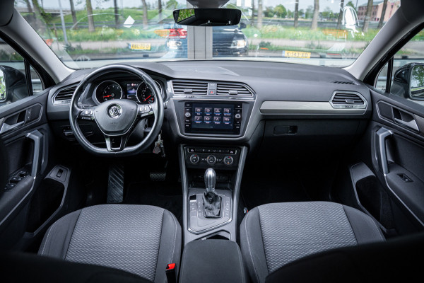 Volkswagen Tiguan Allspace 1.5 TSI Comfortline Business | 7 persoons | Trekhaak | Elektrische achterklep | Navigatie | Carplay |