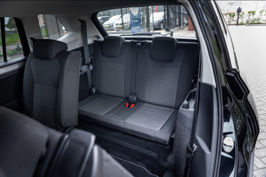 Volkswagen Tiguan Allspace 1.5 TSI Comfortline Business | 7 persoons | Trekhaak | Elektrische achterklep | Navigatie | Carplay |