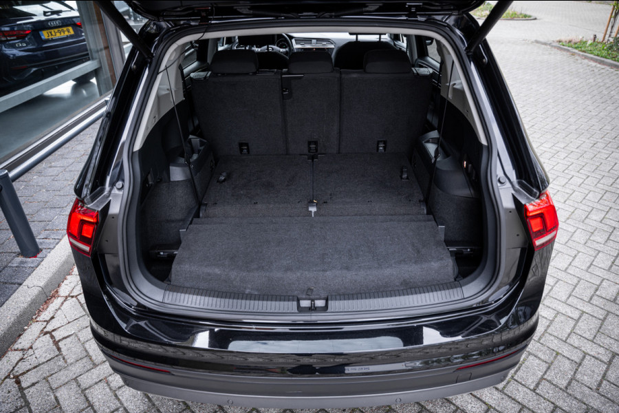 Volkswagen Tiguan Allspace 1.5 TSI Comfortline Business | 7 persoons | Trekhaak | Elektrische achterklep | Navigatie | Carplay |