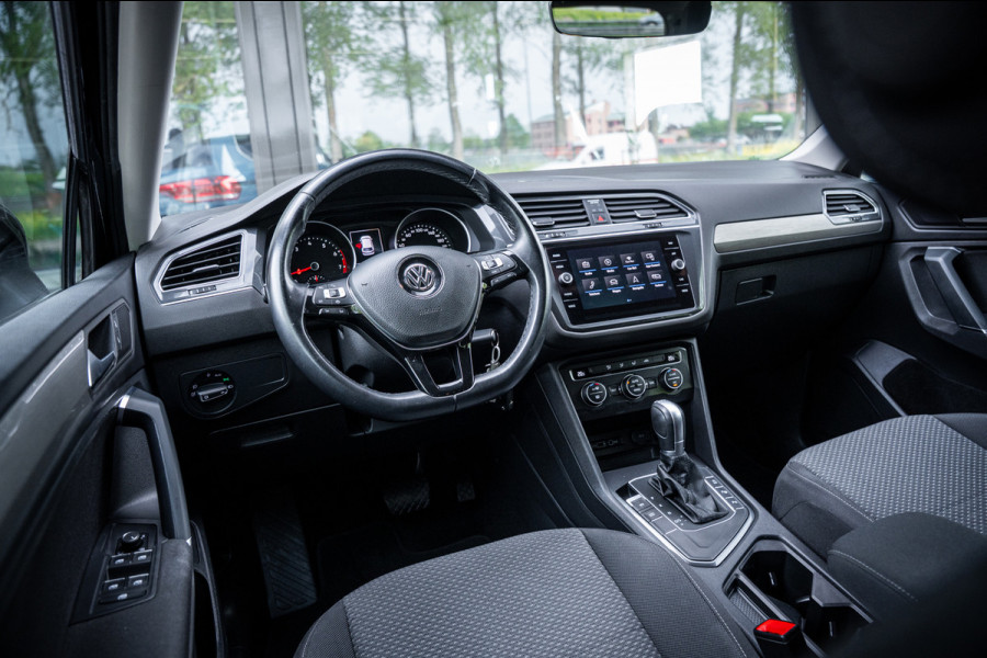 Volkswagen Tiguan Allspace 1.5 TSI Comfortline Business | 7 persoons | Trekhaak | Elektrische achterklep | Navigatie | Carplay |