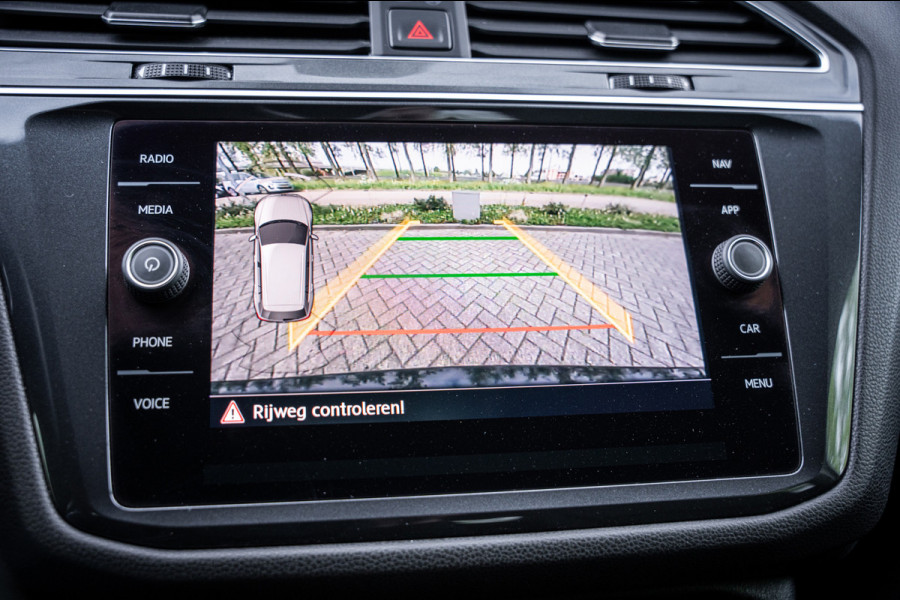 Volkswagen Tiguan Allspace 1.5 TSI Comfortline Business | 7 persoons | Trekhaak | Elektrische achterklep | Navigatie | Carplay |