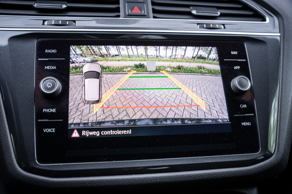 Volkswagen Tiguan Allspace 1.5 TSI Comfortline Business | 7 persoons | Trekhaak | Elektrische achterklep | Navigatie | Carplay |