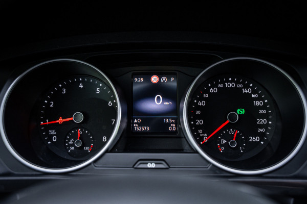 Volkswagen Tiguan Allspace 1.5 TSI Comfortline Business | 7 persoons | Trekhaak | Elektrische achterklep | Navigatie | Carplay |