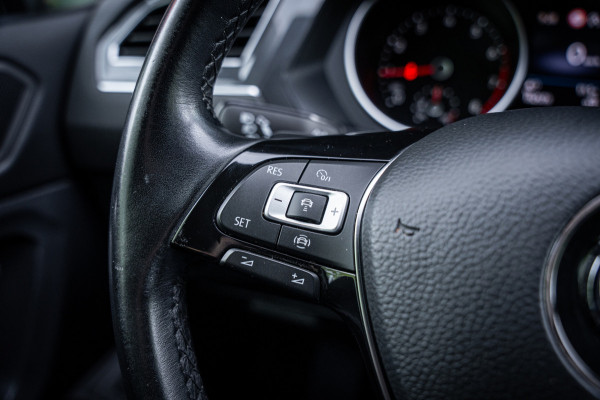 Volkswagen Tiguan Allspace 1.5 TSI Comfortline Business | 7 persoons | Trekhaak | Elektrische achterklep | Navigatie | Carplay |