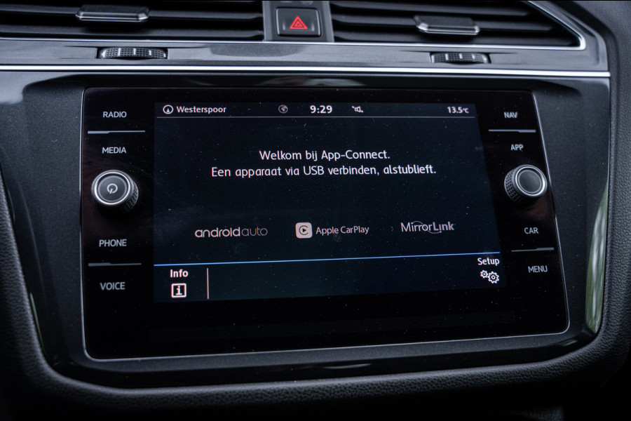 Volkswagen Tiguan Allspace 1.5 TSI Comfortline Business | 7 persoons | Trekhaak | Elektrische achterklep | Navigatie | Carplay |