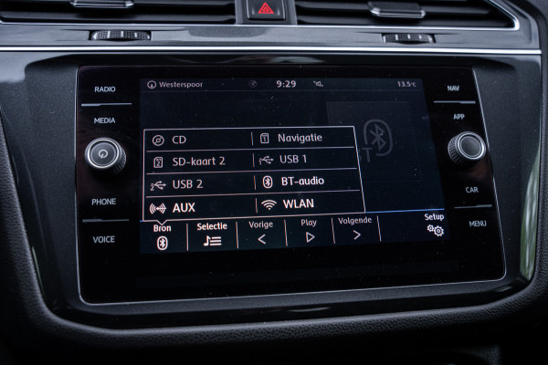 Volkswagen Tiguan Allspace 1.5 TSI Comfortline Business | 7 persoons | Trekhaak | Elektrische achterklep | Navigatie | Carplay |