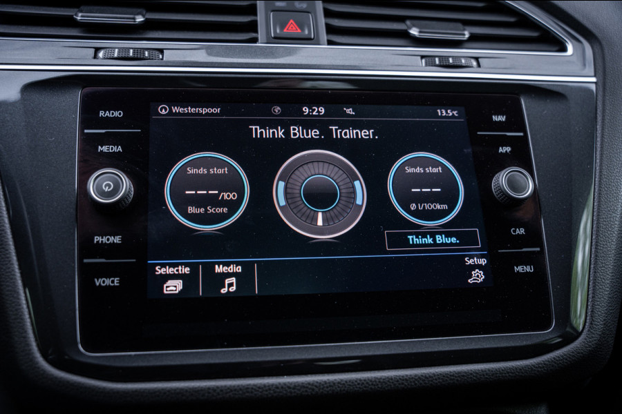 Volkswagen Tiguan Allspace 1.5 TSI Comfortline Business | 7 persoons | Trekhaak | Elektrische achterklep | Navigatie | Carplay |