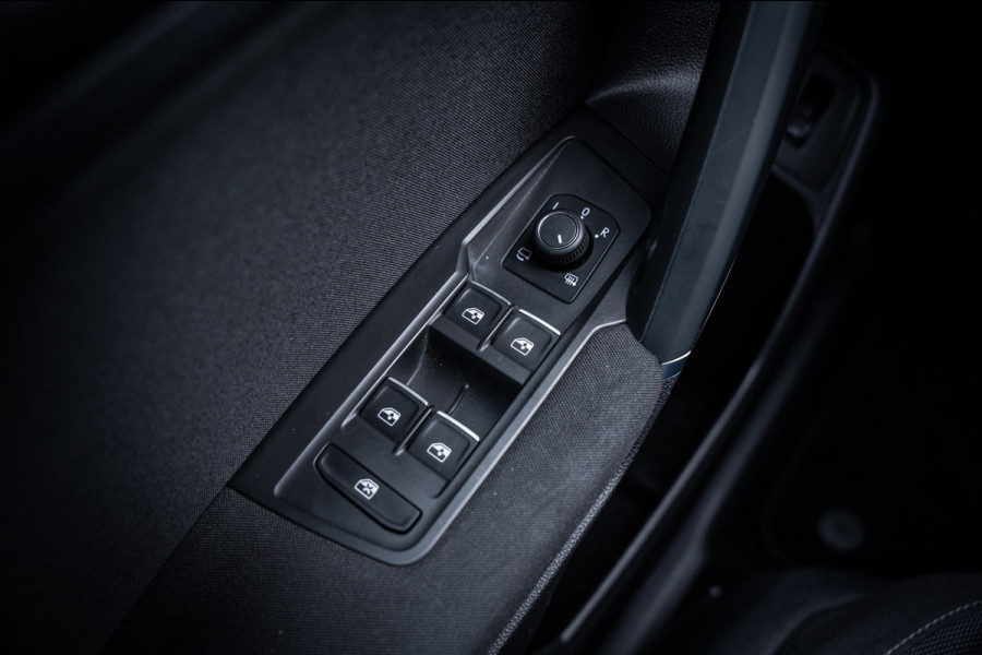 Volkswagen Tiguan Allspace 1.5 TSI Comfortline Business | 7 persoons | Trekhaak | Elektrische achterklep | Navigatie | Carplay |