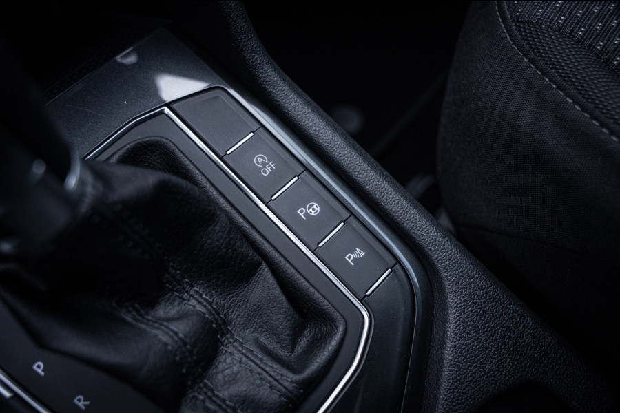 Volkswagen Tiguan Allspace 1.5 TSI Comfortline Business | 7 persoons | Trekhaak | Elektrische achterklep | Navigatie | Carplay |