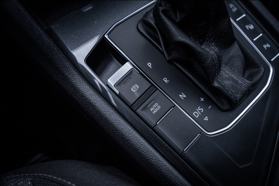 Volkswagen Tiguan Allspace 1.5 TSI Comfortline Business | 7 persoons | Trekhaak | Elektrische achterklep | Navigatie | Carplay |