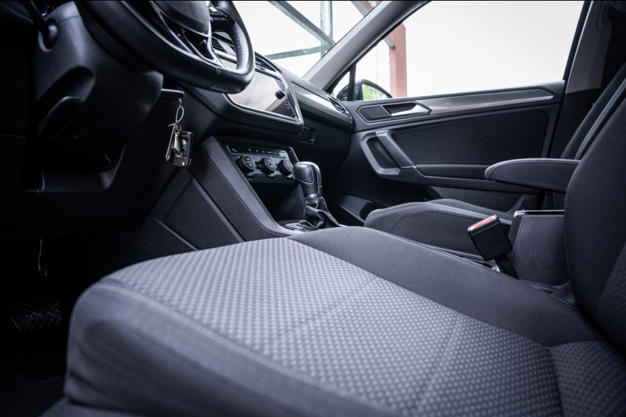Volkswagen Tiguan Allspace 1.5 TSI Comfortline Business | 7 persoons | Trekhaak | Elektrische achterklep | Navigatie | Carplay |