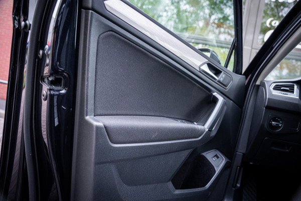Volkswagen Tiguan Allspace 1.5 TSI Comfortline Business | 7 persoons | Trekhaak | Elektrische achterklep | Navigatie | Carplay |