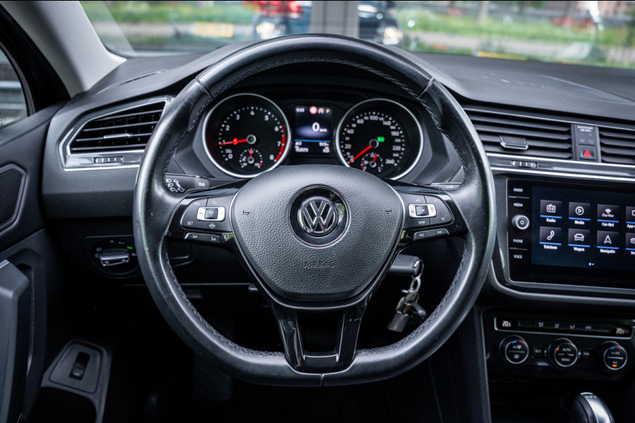 Volkswagen Tiguan Allspace 1.5 TSI Comfortline Business | 7 persoons | Trekhaak | Elektrische achterklep | Navigatie | Carplay |