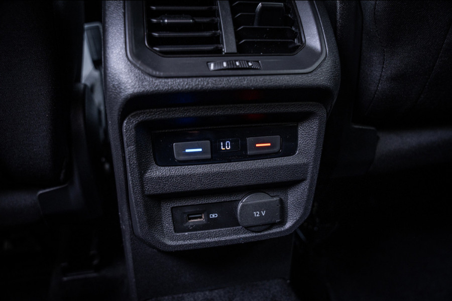 Volkswagen Tiguan Allspace 1.5 TSI Comfortline Business | 7 persoons | Trekhaak | Elektrische achterklep | Navigatie | Carplay |