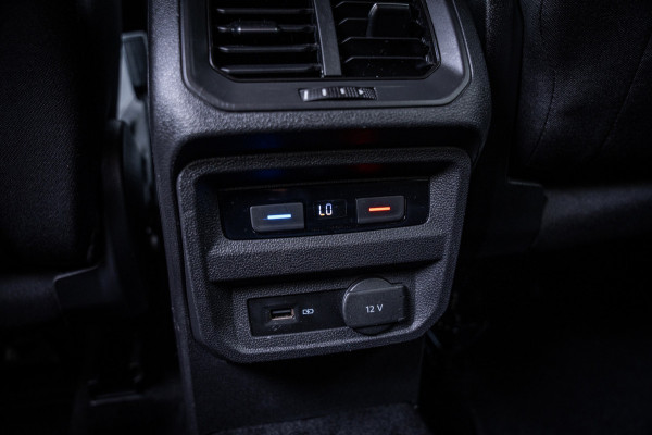 Volkswagen Tiguan Allspace 1.5 TSI Comfortline Business | 7 persoons | Trekhaak | Elektrische achterklep | Navigatie | Carplay |