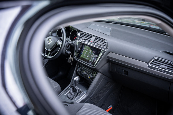 Volkswagen Tiguan Allspace 1.5 TSI Comfortline Business | 7 persoons | Trekhaak | Elektrische achterklep | Navigatie | Carplay |