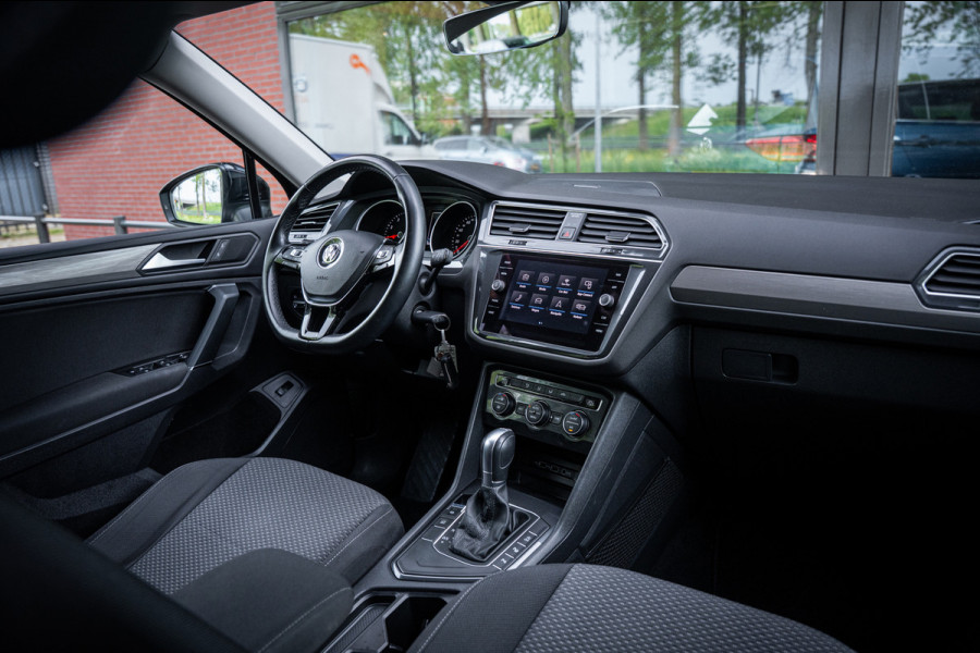 Volkswagen Tiguan Allspace 1.5 TSI Comfortline Business | 7 persoons | Trekhaak | Elektrische achterklep | Navigatie | Carplay |