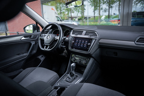 Volkswagen Tiguan Allspace 1.5 TSI Comfortline Business | 7 persoons | Trekhaak | Elektrische achterklep | Navigatie | Carplay |