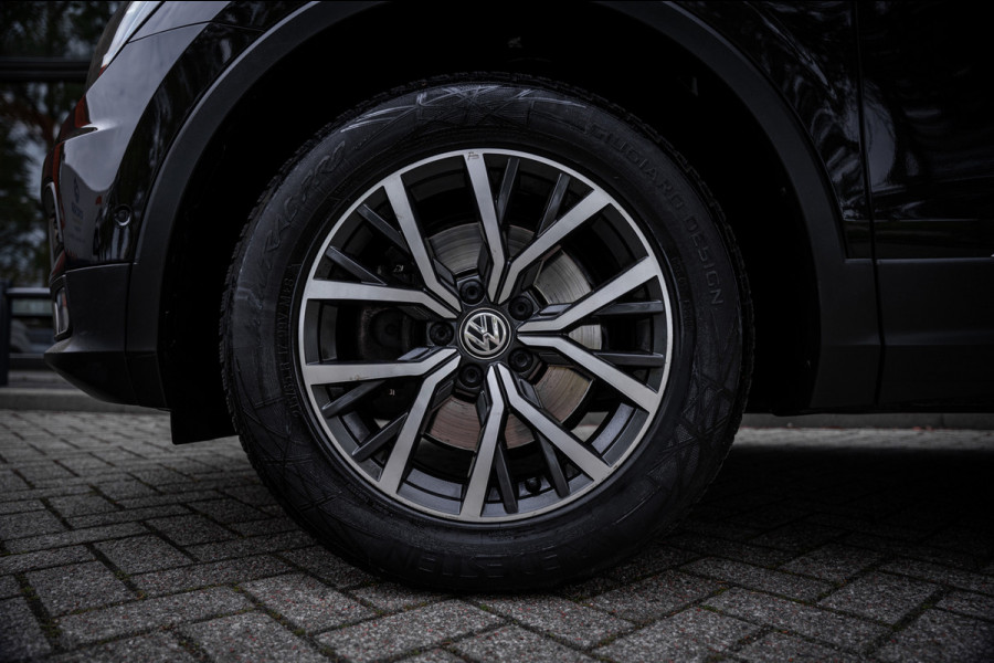 Volkswagen Tiguan Allspace 1.5 TSI Comfortline Business | 7 persoons | Trekhaak | Elektrische achterklep | Navigatie | Carplay |