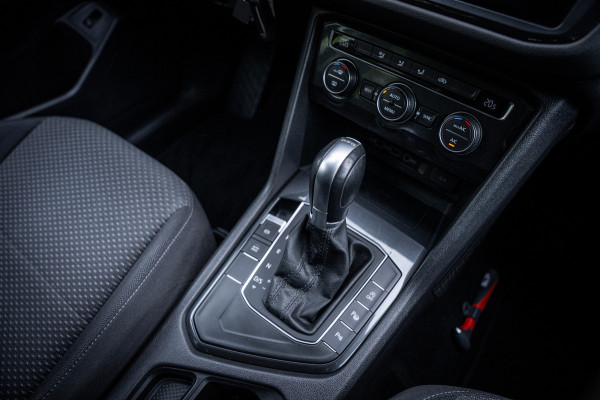 Volkswagen Tiguan Allspace 1.5 TSI Comfortline Business | 7 persoons | Trekhaak | Elektrische achterklep | Navigatie | Carplay |