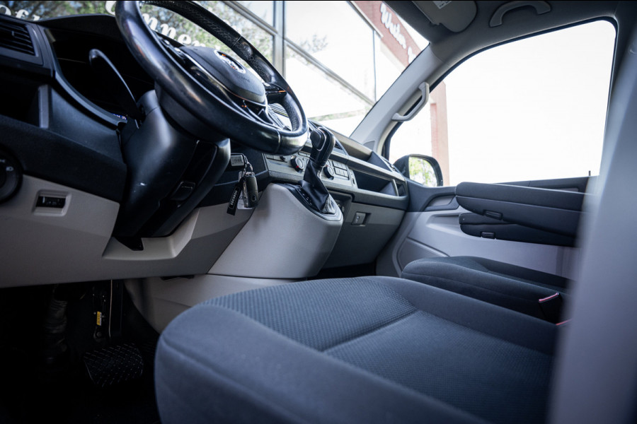 Volkswagen Transporter 2.0 TDI 150pk L2 Dubbel cabine DSG aut. | Trekhaak | Parkeerhulp | Navigatie |