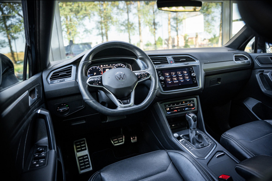 Volkswagen Tiguan Allspace 1.5 TSI R-Line Business+ | 7 persoons | Panoramadak | Leder | Trekhaak | Carplay | Stoel en stuurverw.|