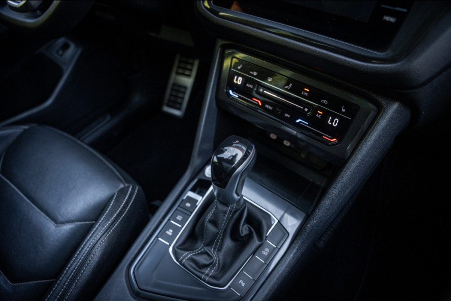 Volkswagen Tiguan Allspace 1.5 TSI R-Line Business+ | 7 persoons | Panoramadak | Leder | Trekhaak | Carplay | Stoel en stuurverw.|