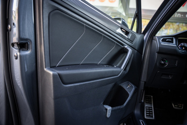 Volkswagen Tiguan Allspace 1.5 TSI R-Line Business+ | 7 persoons | Panoramadak | Leder | Trekhaak | Carplay | Stoel en stuurverw.|