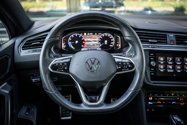 Volkswagen Tiguan Allspace 1.5 TSI R-Line Business+ | 7 persoons | Panoramadak | Leder | Trekhaak | Carplay | Stoel en stuurverw.|