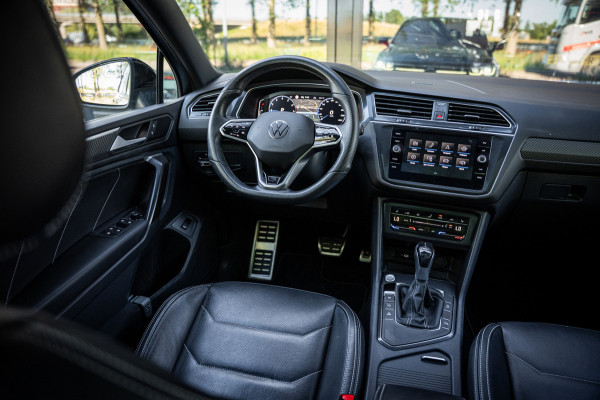Volkswagen Tiguan Allspace 1.5 TSI R-Line Business+ | 7 persoons | Panoramadak | Leder | Trekhaak | Carplay | Stoel en stuurverw.|