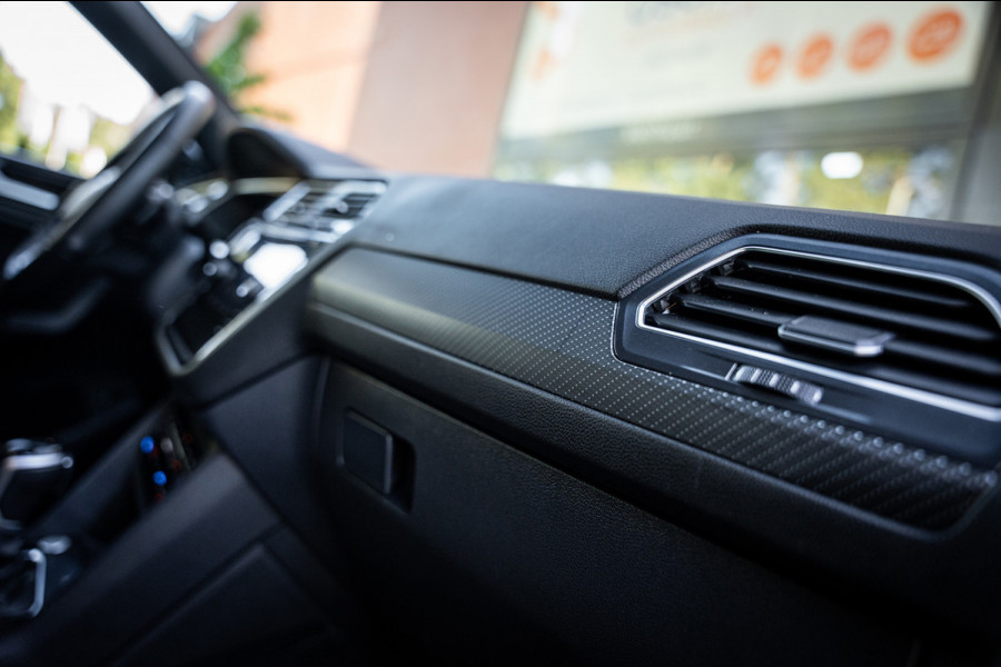 Volkswagen Tiguan Allspace 1.5 TSI R-Line Business+ | 7 persoons | Panoramadak | Leder | Trekhaak | Carplay | Stoel en stuurverw.|