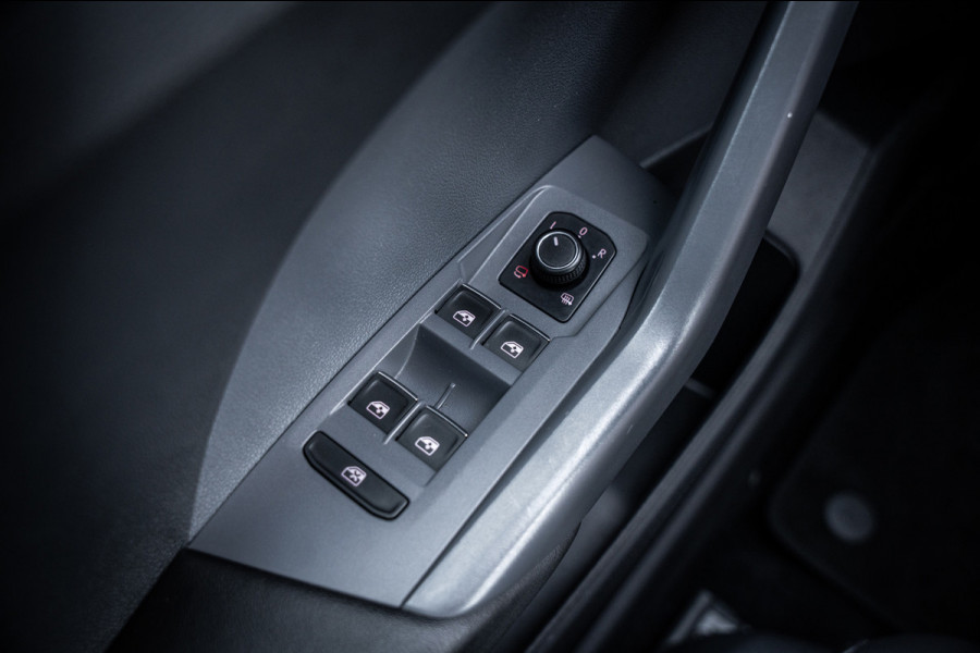 Volkswagen T-Cross 1.0 TSI 116pk R-line | LED | Carplay | Camera | Virtual cockpit | Navigatie | Adaptieve cruise |