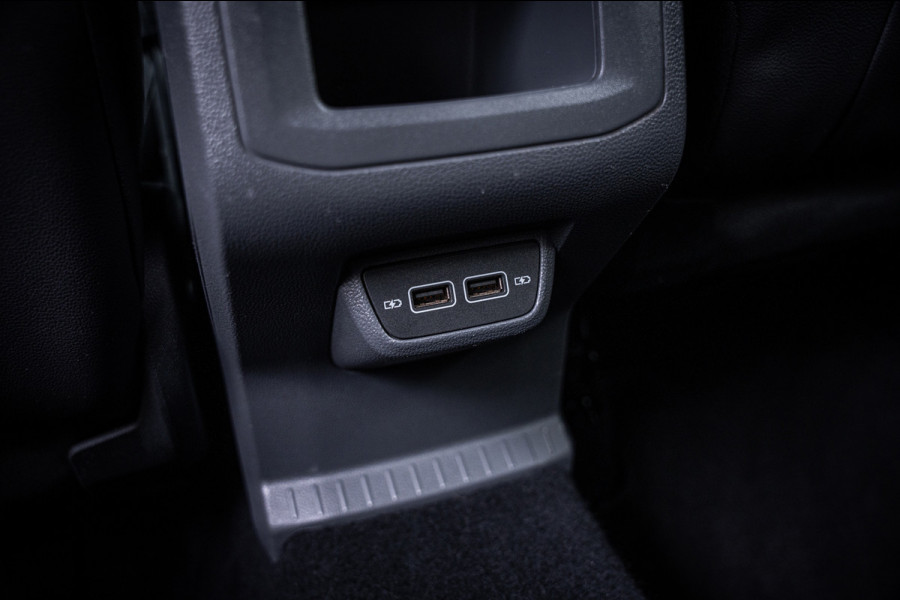 Volkswagen T-Cross 1.0 TSI 116pk R-line | LED | Carplay | Camera | Virtual cockpit | Navigatie | Adaptieve cruise |