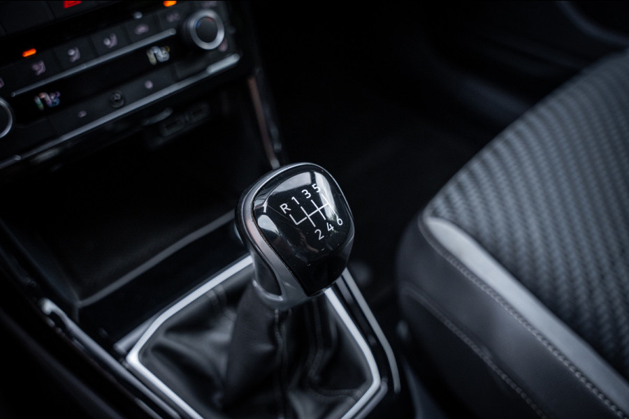 Volkswagen T-Cross 1.0 TSI 116pk R-line | LED | Carplay | Camera | Virtual cockpit | Navigatie | Adaptieve cruise |
