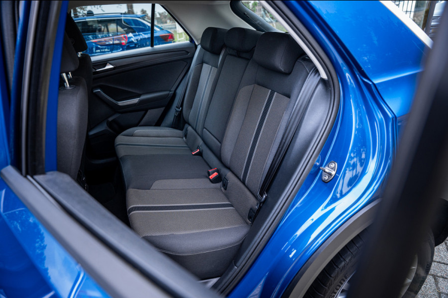 Volkswagen T-Roc 1.5 TSI Sport Autom. | Navi | PDC | Cruise controle | Trekhaak