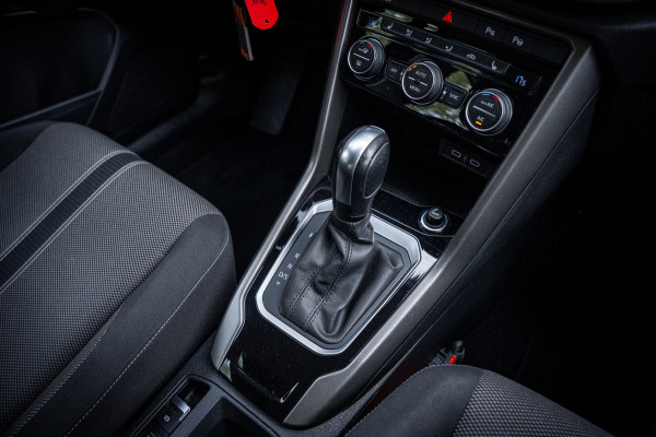 Volkswagen T-Roc 1.5 TSI Sport Autom. | Navi | PDC | Cruise controle | Trekhaak