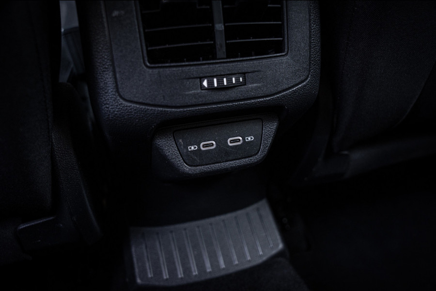 Volkswagen T-Roc 1.5 TSI Sport Autom. | Navi | PDC | Cruise controle | Trekhaak