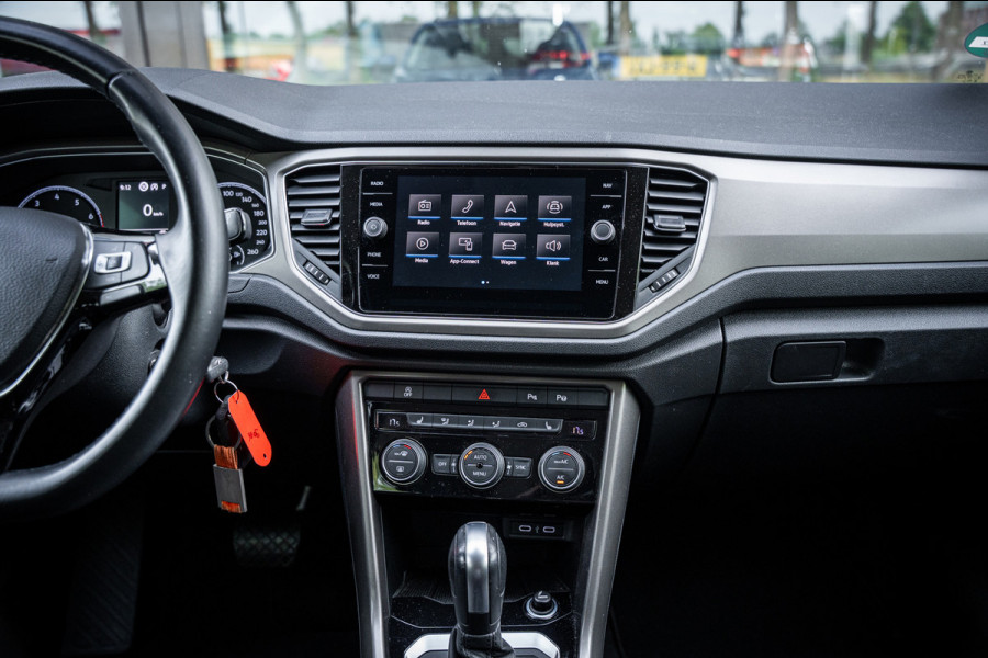 Volkswagen T-Roc 1.5 TSI Sport Autom. | Navi | PDC | Cruise controle | Trekhaak