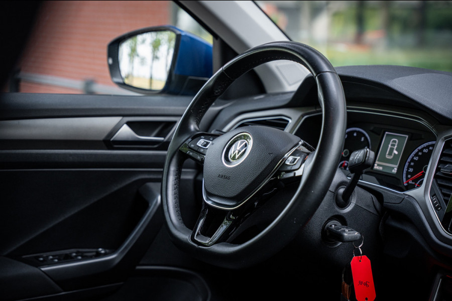 Volkswagen T-Roc 1.5 TSI Sport Autom. | Navi | PDC | Cruise controle | Trekhaak