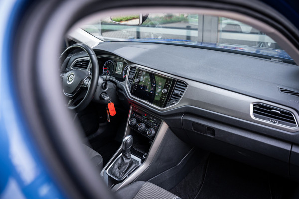 Volkswagen T-Roc 1.5 TSI Sport Autom. | Navi | PDC | Cruise controle | Trekhaak